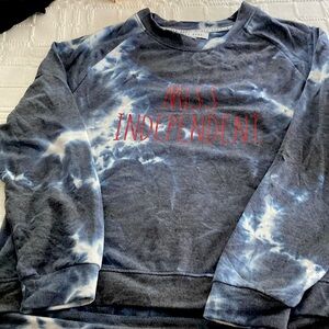 Rae Dunn Women’s sweatshirt